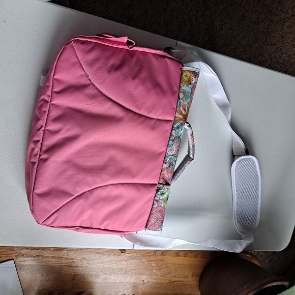 High Sierra Large Pink Floral Messenger Bag - Picture 2 of 9